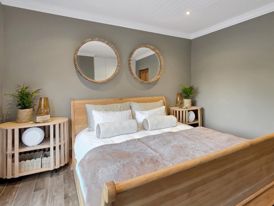 7 Bedroom Property for Sale in Durbanville Western Cape